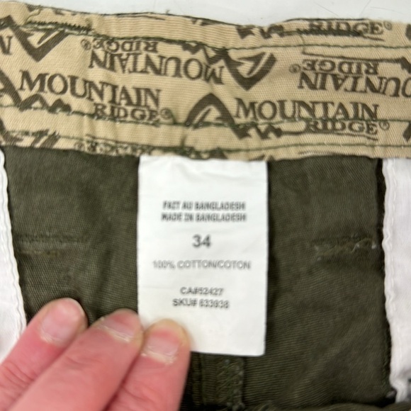 Mountain Ridge Men's  green camouflage shorts size 34 - Picture 2 of 10